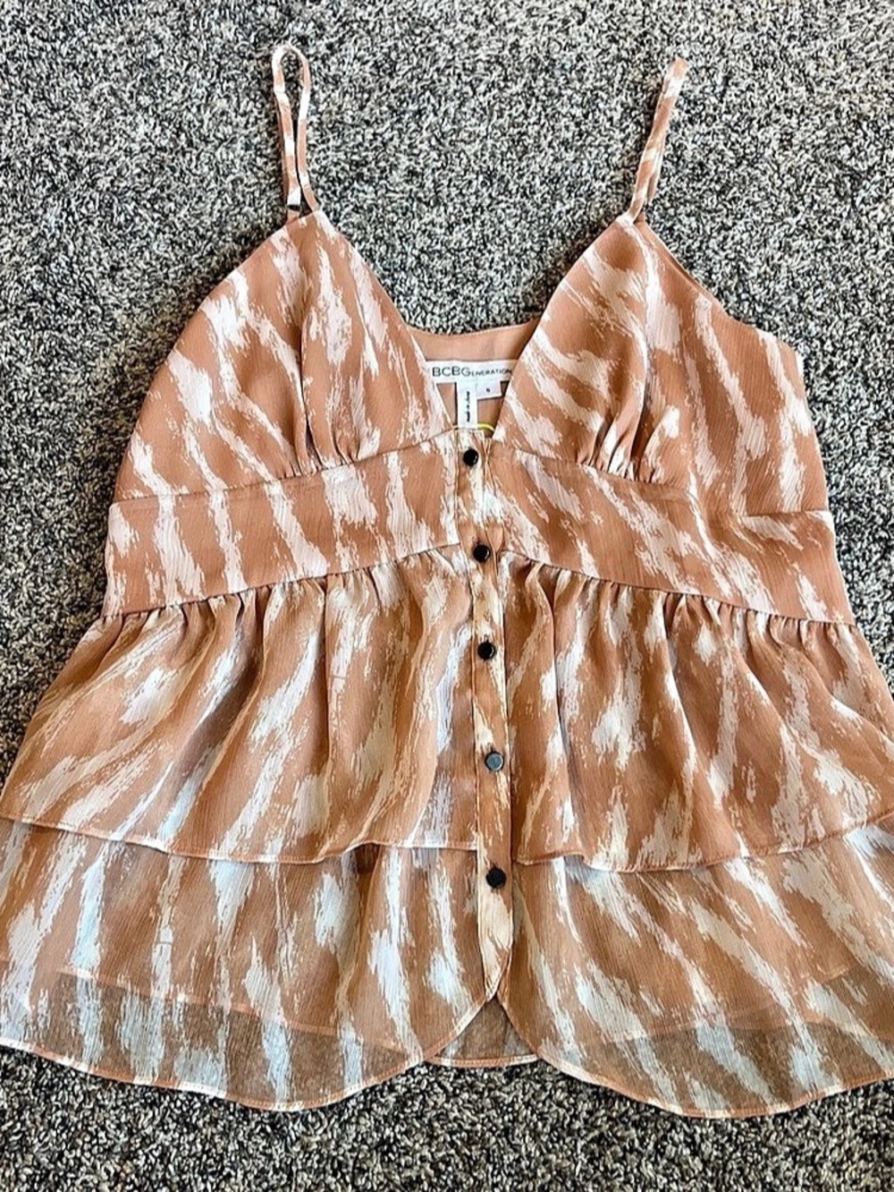 BCBGeneration Abstract Tiered Cami in Pink & White Size Small
